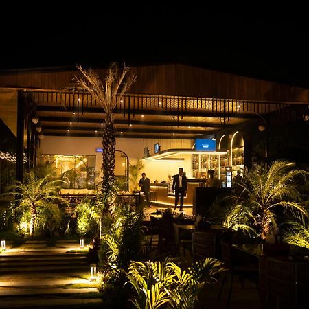 Vintclub Resort Лакнау Екстериор снимка