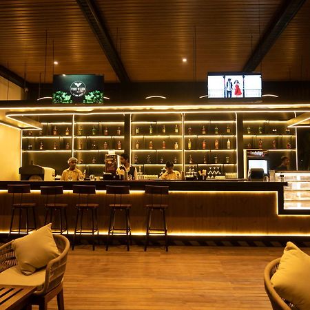 Vintclub Resort Лакнау Екстериор снимка