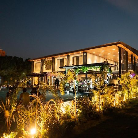 Vintclub Resort Лакнау Екстериор снимка