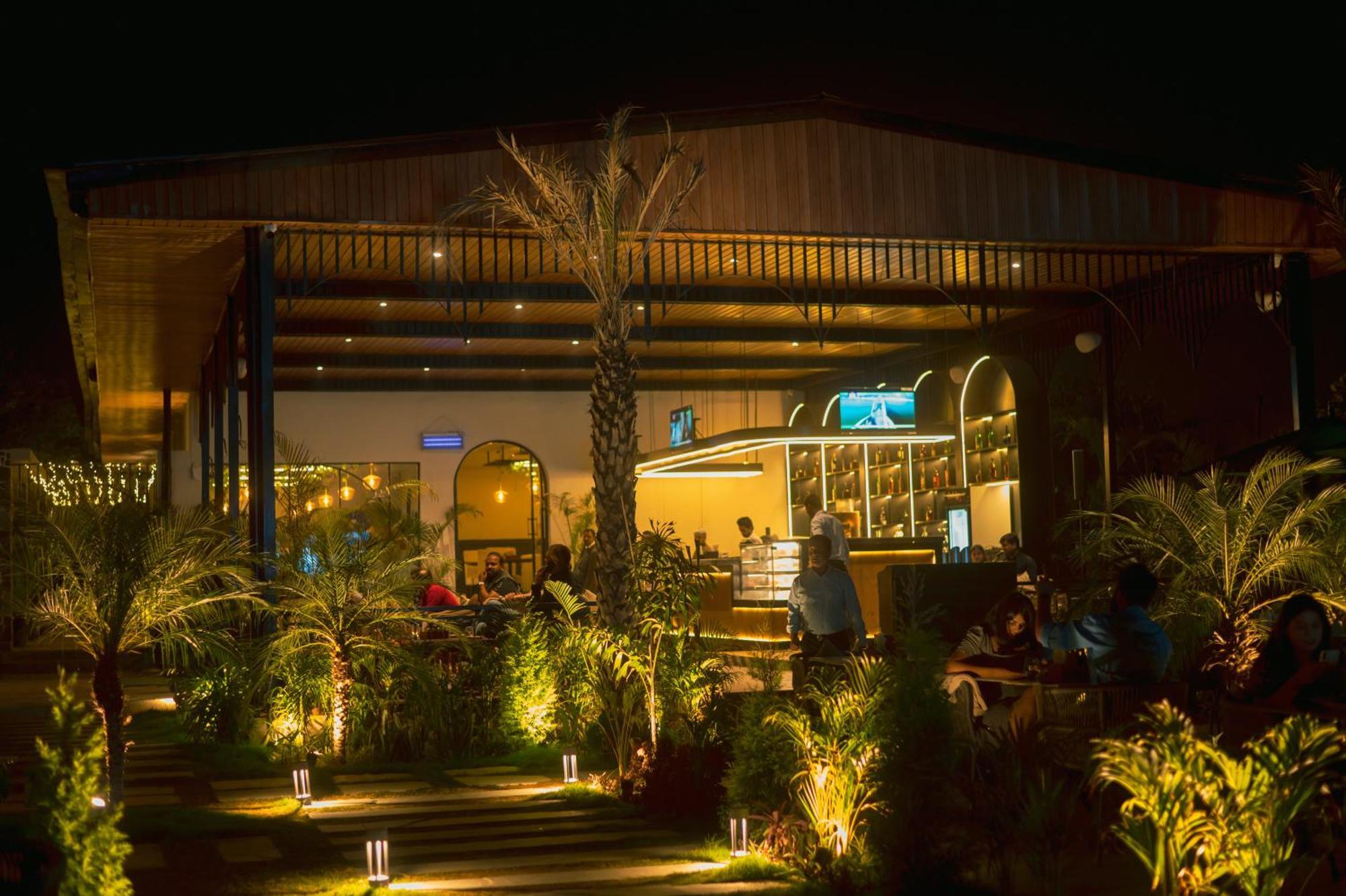 Vintclub Resort Лакнау Екстериор снимка