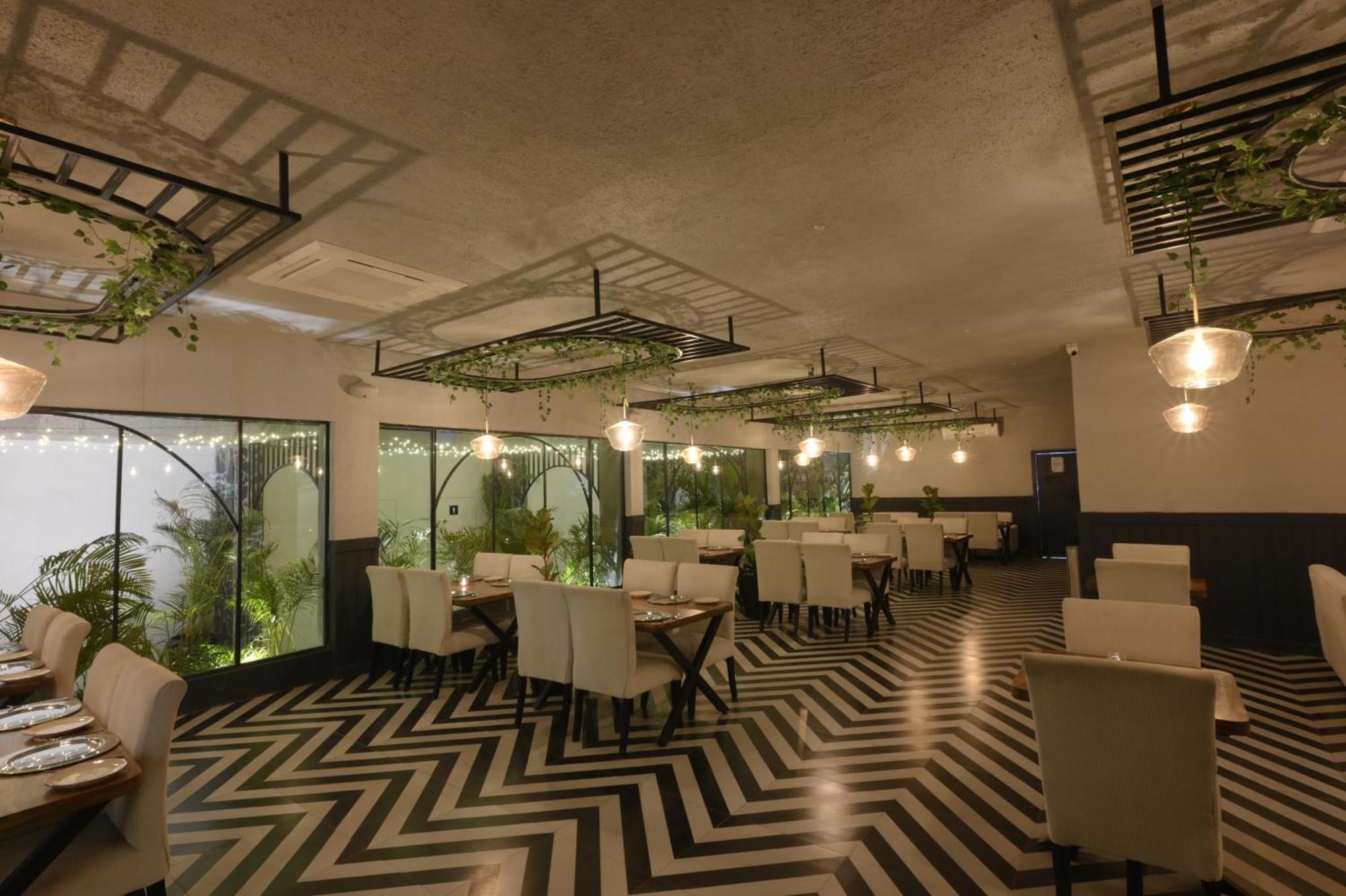 Vintclub Resort Лакнау Екстериор снимка