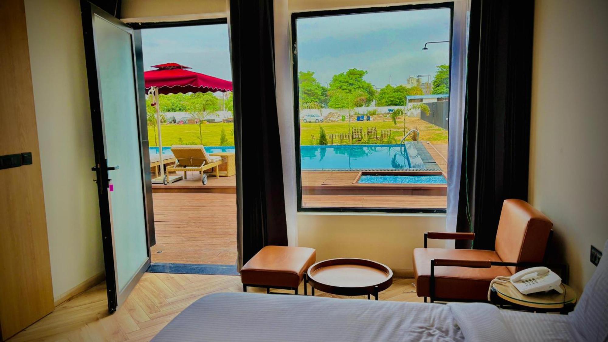 Vintclub Resort Лакнау Екстериор снимка