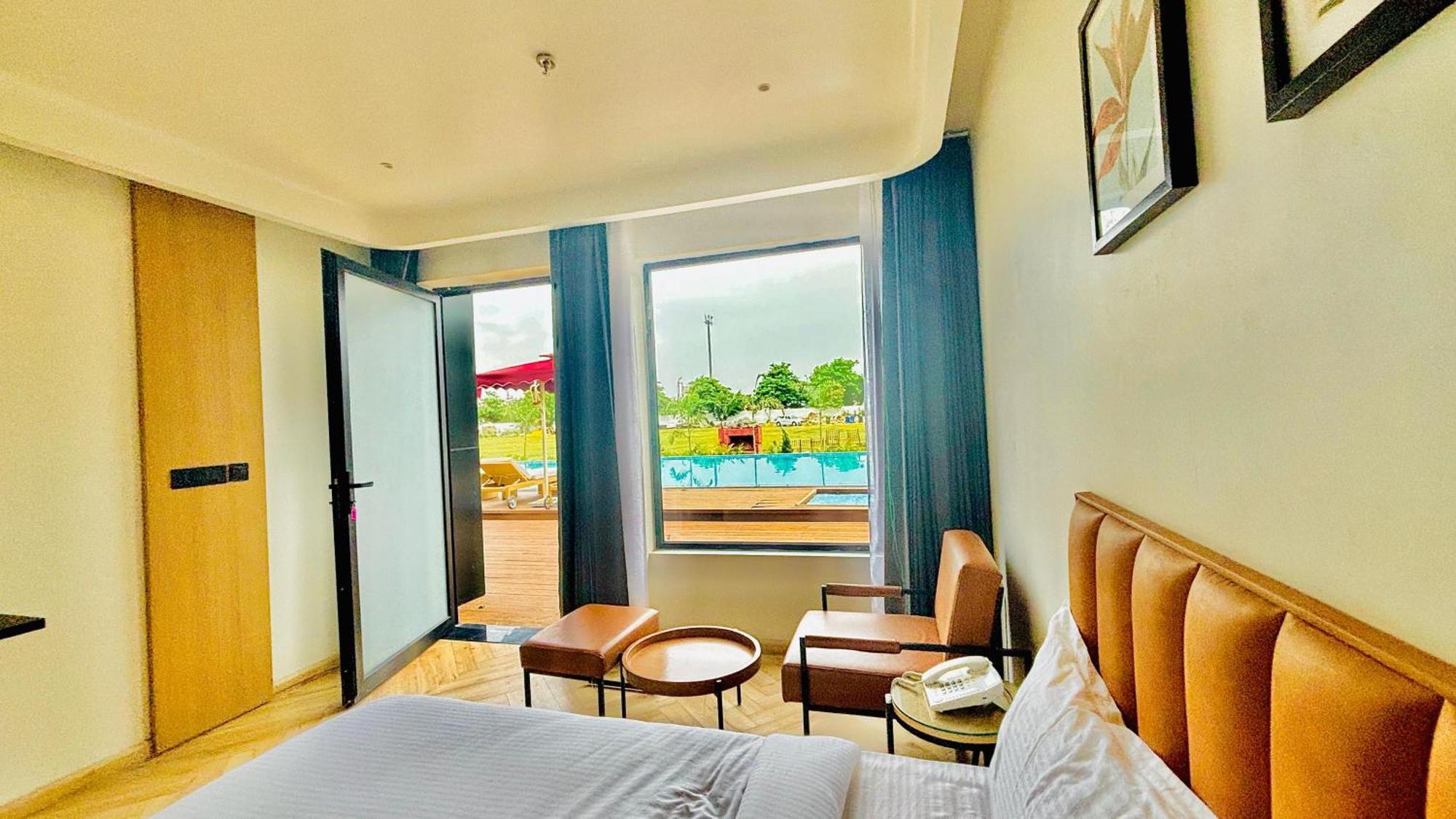 Vintclub Resort Лакнау Екстериор снимка