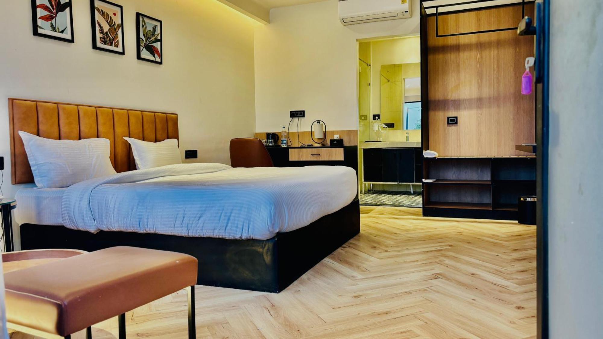 Vintclub Resort Лакнау Екстериор снимка