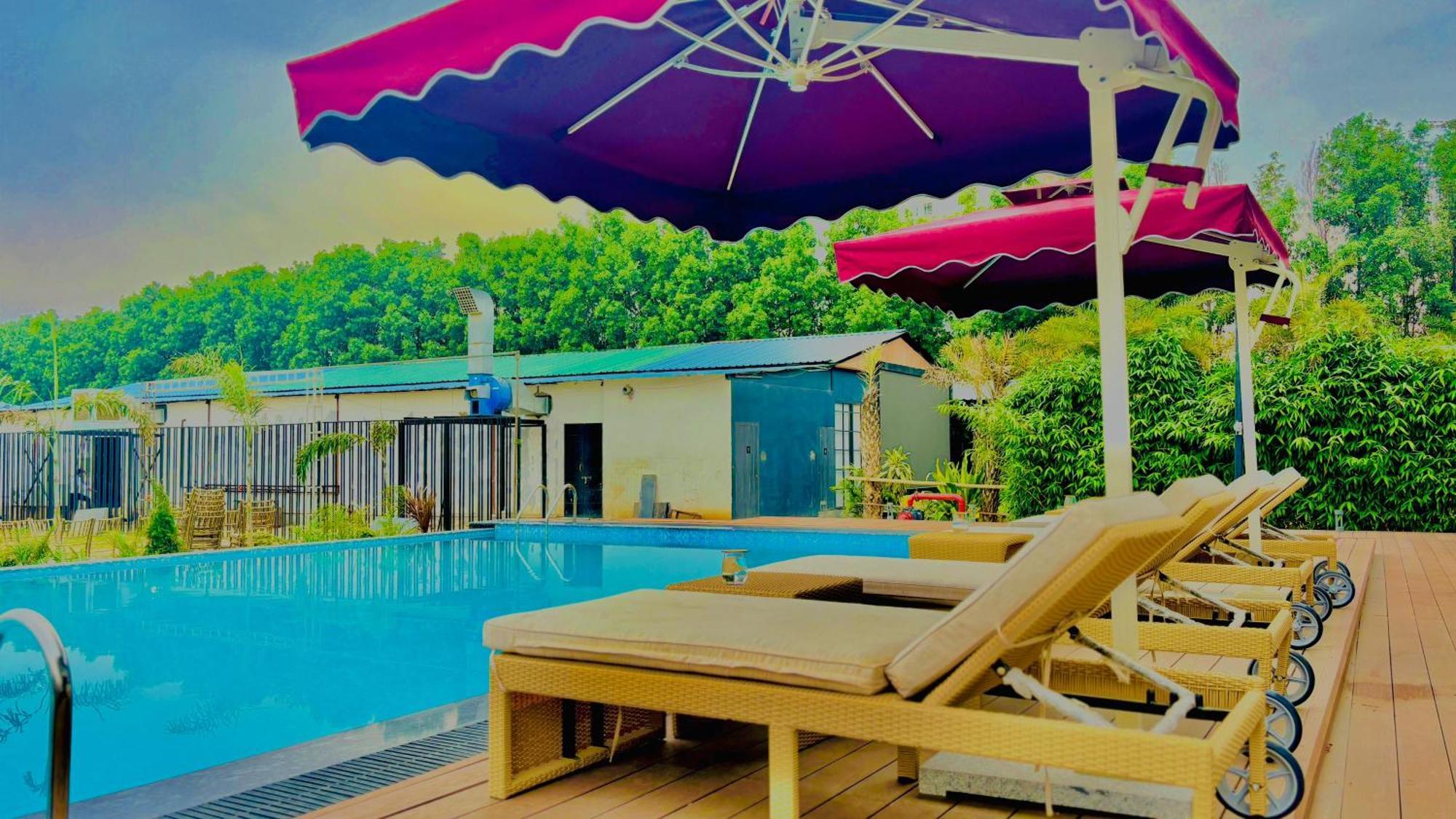 Vintclub Resort Лакнау Екстериор снимка
