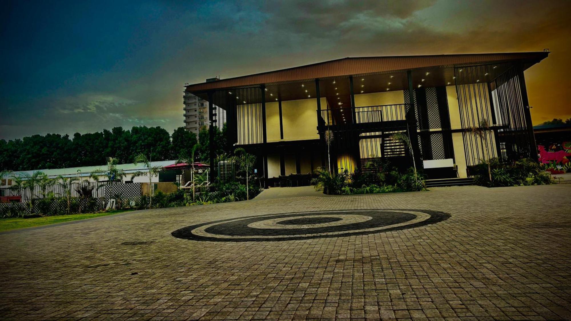 Vintclub Resort Лакнау Екстериор снимка