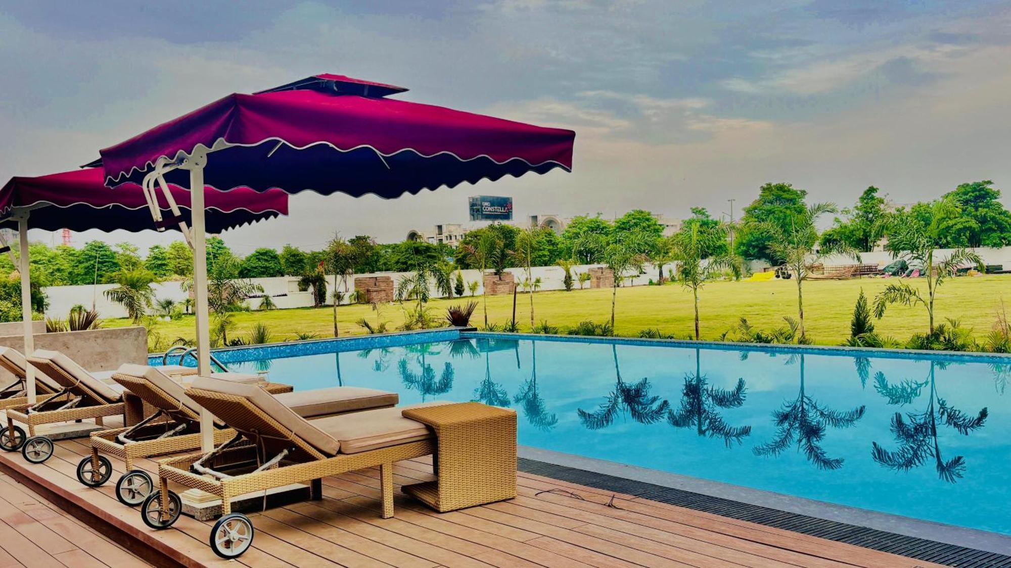 Vintclub Resort Лакнау Екстериор снимка